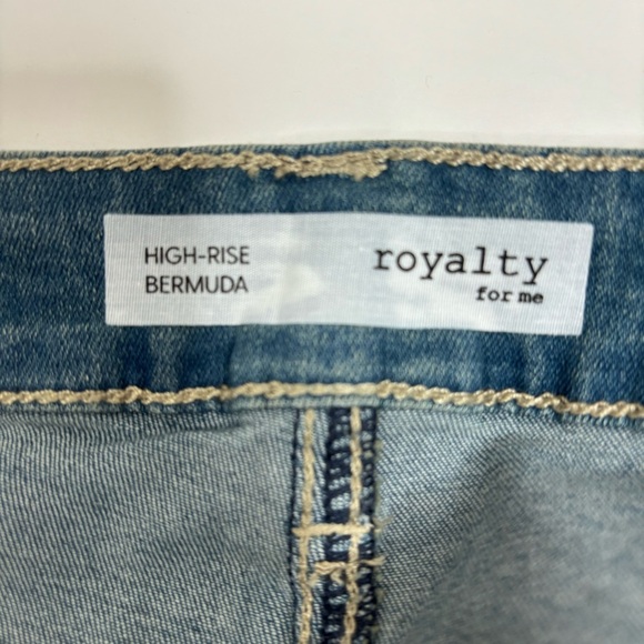 High Rise Light Distressed Bermuda Style DenimJean Shorts Plus Size 18W NEW - Picture 8 of 8